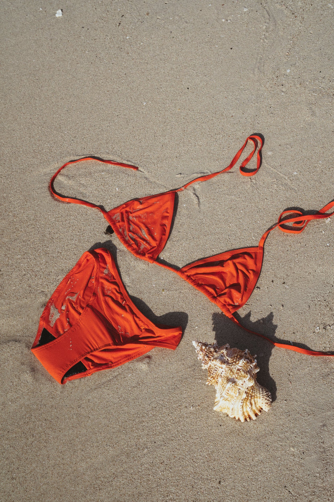 Perioden Bikini am Strand 