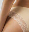Irresistible Seamless Hipster mit Spitze